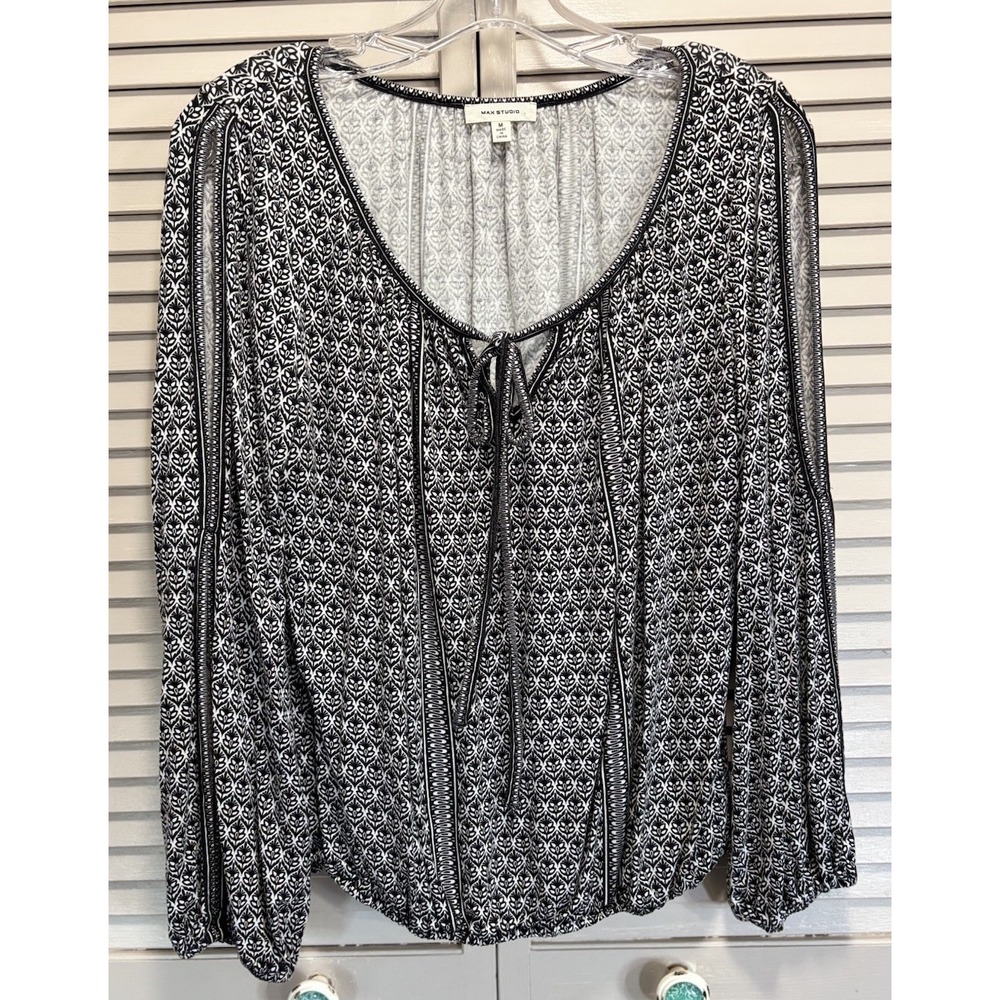 Max Studio Open Long Sleeve Scoop/Tie Neck Blouse Size M Floral Blk/White Soft